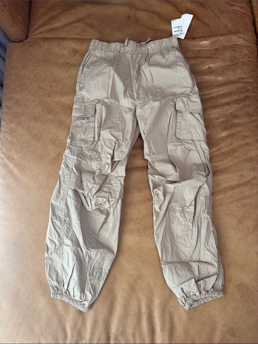 Nordstrom Treasure & Bond Girls Beige Cargo Jogger Pants - size L (10/12)
